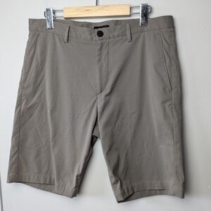 THEORY Men Short Classic Fit Size 32 Made In USA Color Kaki/Gray